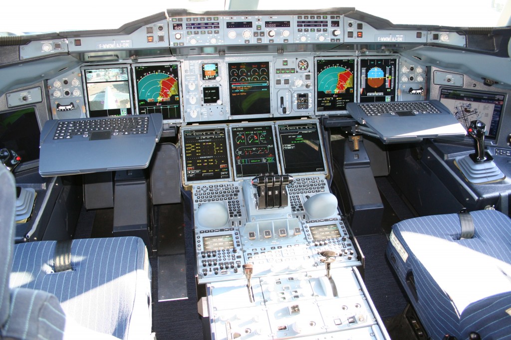 Airbus_A380_cockpit