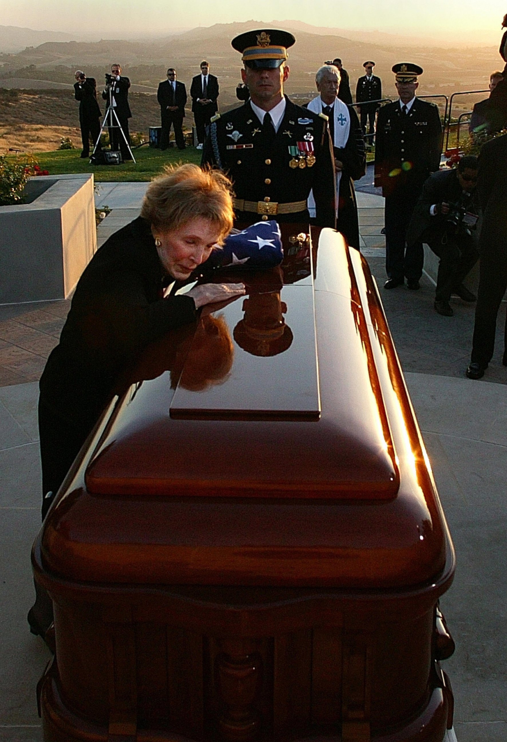 Ronald Reagan Funeral Nancy At Casket